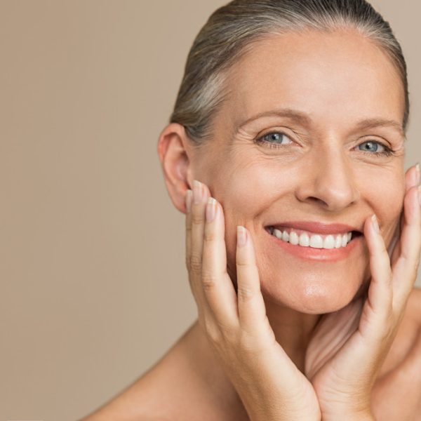 Aging Gracefully – Tips for the Sophisticated Woman